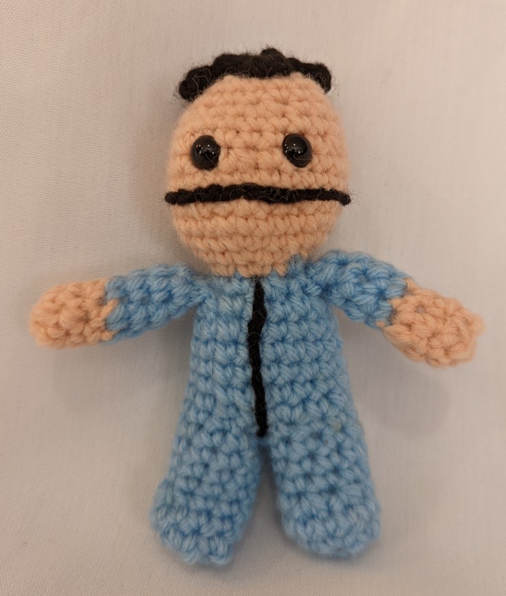 Ike de Quenours d'Amour - Hauteur: 13 cm Largeur: 12 cm. Prix : 18.00$ CAD Pour commander : quenoursdamour@gmail.com